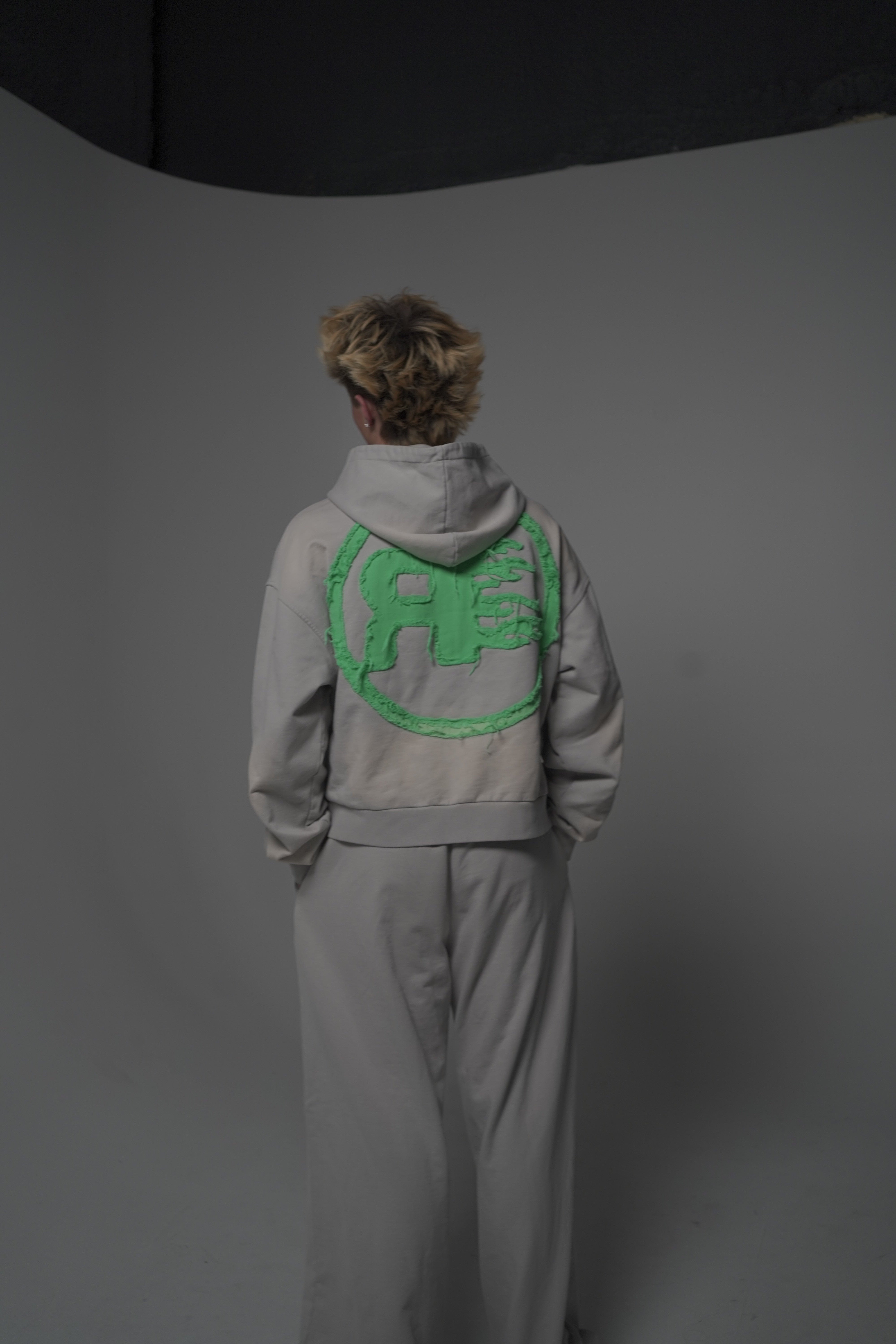 "REVNT' ZIP UP HOODIE (GREY)